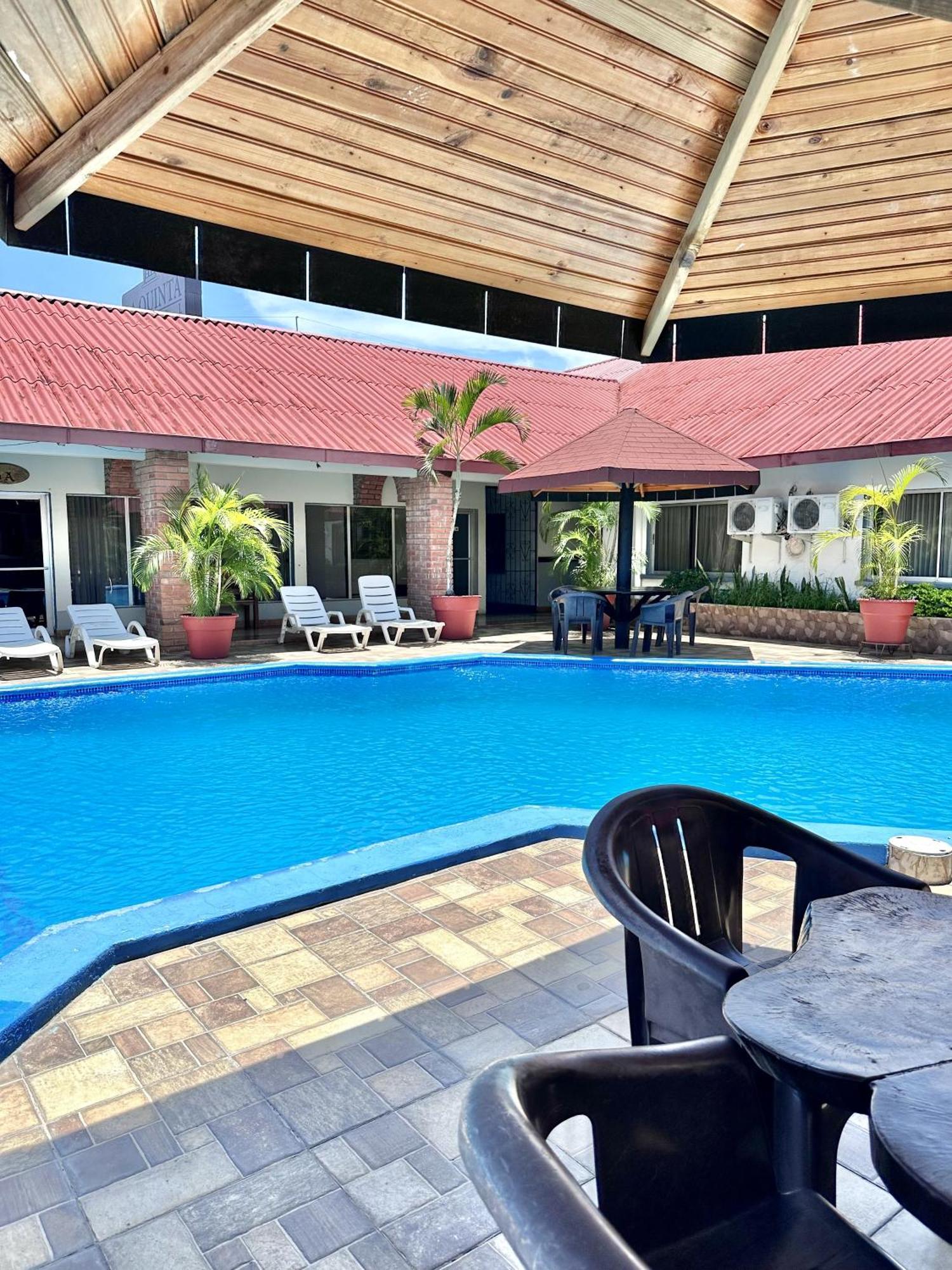 Hotel La Quinta La Ceiba Eksteriør bilde